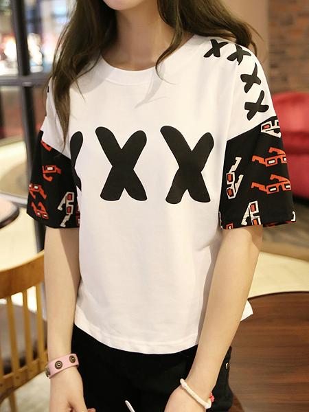 ((พร้อมส่ง)) เสื้อผ้าแฟชั่นผู้หญิง : เสื้อแฟชั่นสีขาว แต่งลายด้านหน้าและแขน น่ารัก น่ารักจ้า