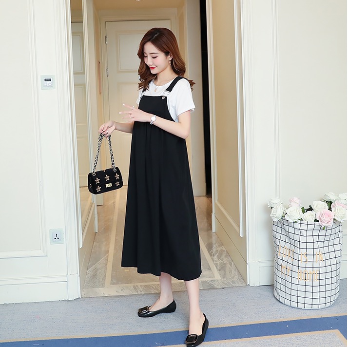 เอี๊ยมกระโปรงคลุมท้องยาว ผ้านิ่มทิ้งตัวสวย มีกระเป๋าข้าง มาพร้อมเสื้อยืดสีขาว สวยใส่ได้ถึงคลอดค่ะ M,L,XL,XXL