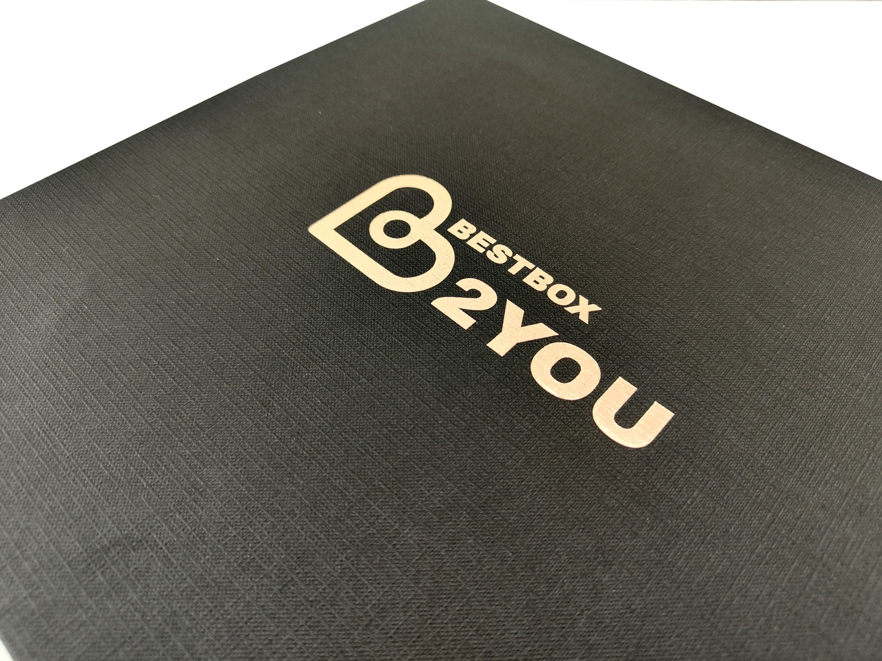 (Pre-order ขั้นต่ำ 100 กล่อง) BD928 กล่องจั่วปัง ทรงฝาเปิดแม่เหล็ก ขนาด 28 x 28 x 7.5 ซม. (ฐานยื่น 0.3 ซม.)