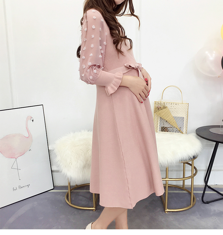 เดรสคลุมท้องแฟชัน ผ้ายืดเนื้อนิ่ม ช่วงแขนซีทรูประดับด้วยดอกไม้3มิติ ช่วงเอวผูกปรับขนาด ฟรีไซส์