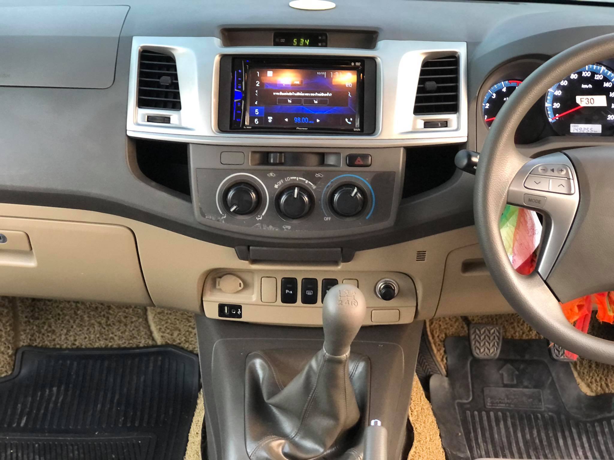 Toyota Fortuner Champ 2.5G เกียร์ธรรมดา 2012