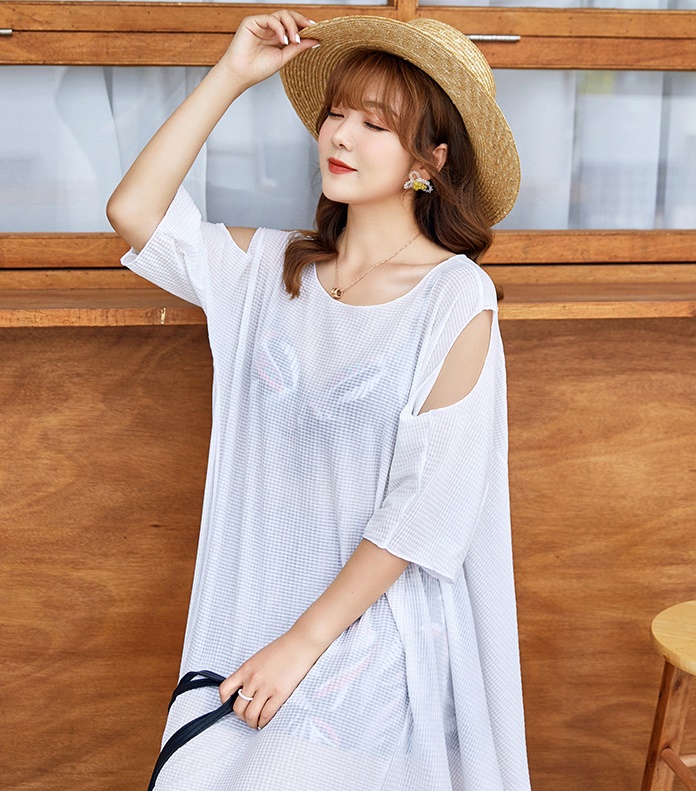 ชุดว่ายน้ำคนอ้วน 5xl พร้อมส่ง :ชุดว่ายน้ำไซส์ใหญ่เที่ยวทะเลสีดำแต่งลายใบไม้ มาพร้อมเสื้อคลุมสีขาวเว้าไหล่แบบเก๋ set 3ชิ้น มีบรา กระโปรงติดกางเกงขาสั้นและเสื้อคลุม แบบสวยน่ารักมากๆจ้า :- รอบอก36 - 46 นิ้ว - เอว 32 - 44 นิ้ว - สะโพก 40 - 50 นิ้ว - เสื้อคลุม