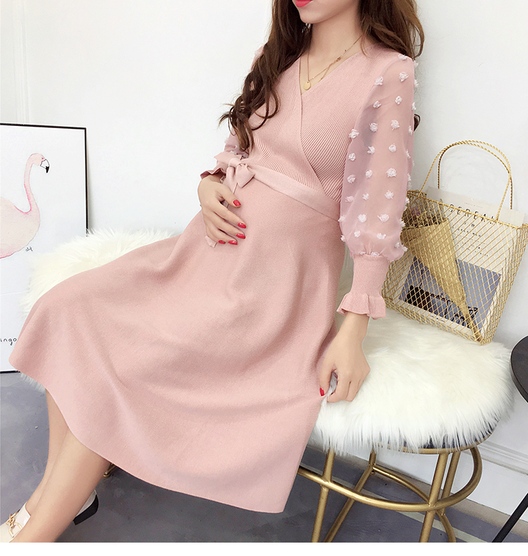 เดรสคลุมท้องแฟชัน ผ้ายืดเนื้อนิ่ม ช่วงแขนซีทรูประดับด้วยดอกไม้3มิติ ช่วงเอวผูกปรับขนาด ฟรีไซส์