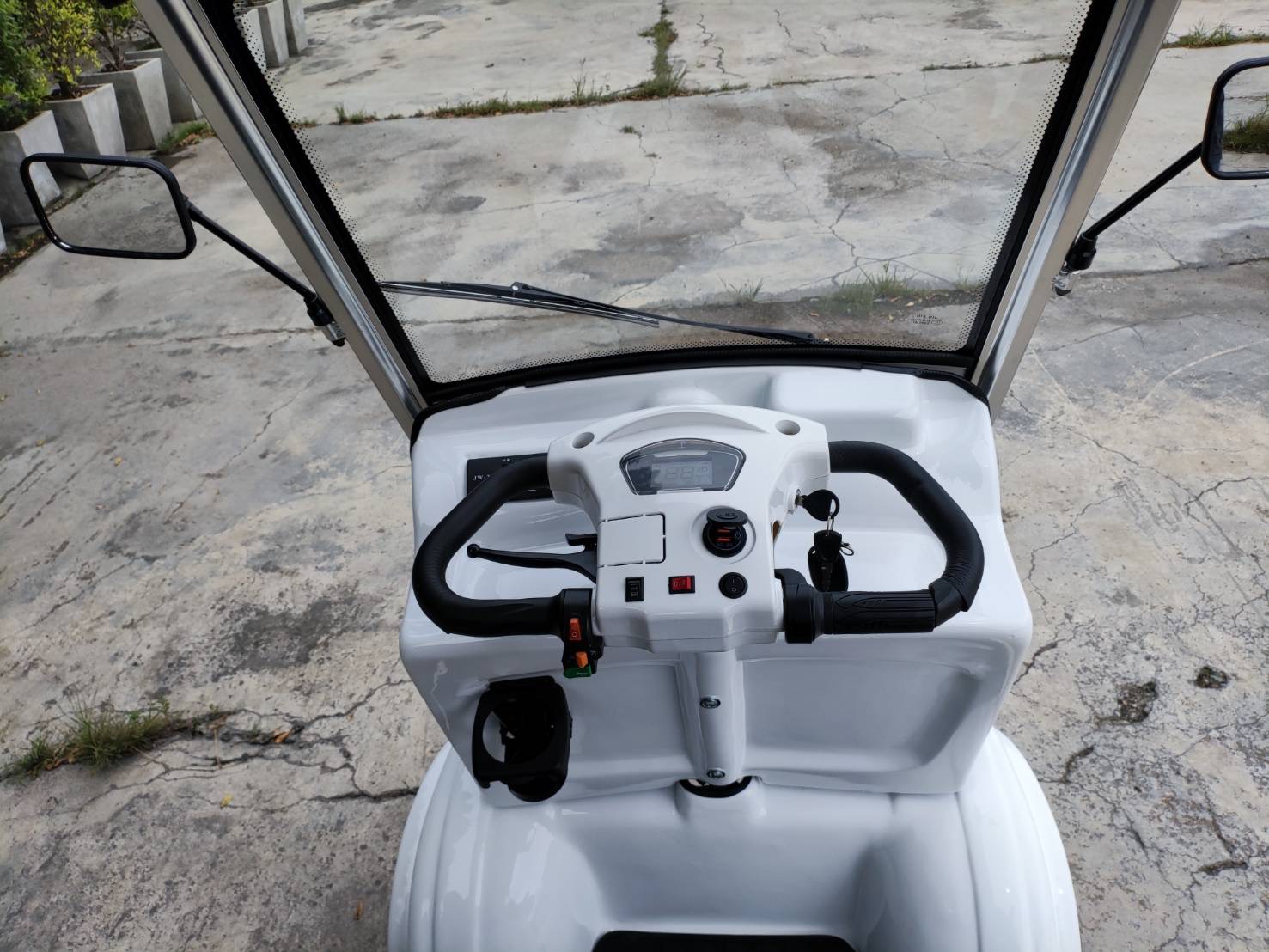 รถไฟฟ้า 4 ล้อ 6 ที่นั่ง (คนไซส์ใหญ่) รุ่น M-01ฺB BIG PLUS ยี่ห้อ CLP CAR ขับแฮนด์บิด