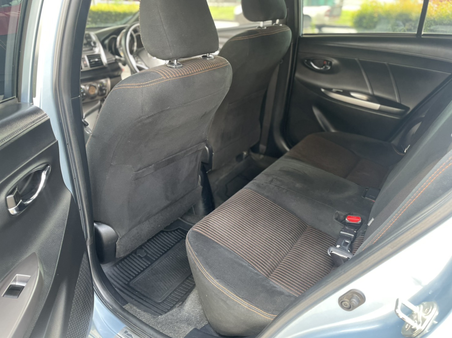 Toyota Yaris 1.2G AT 2013