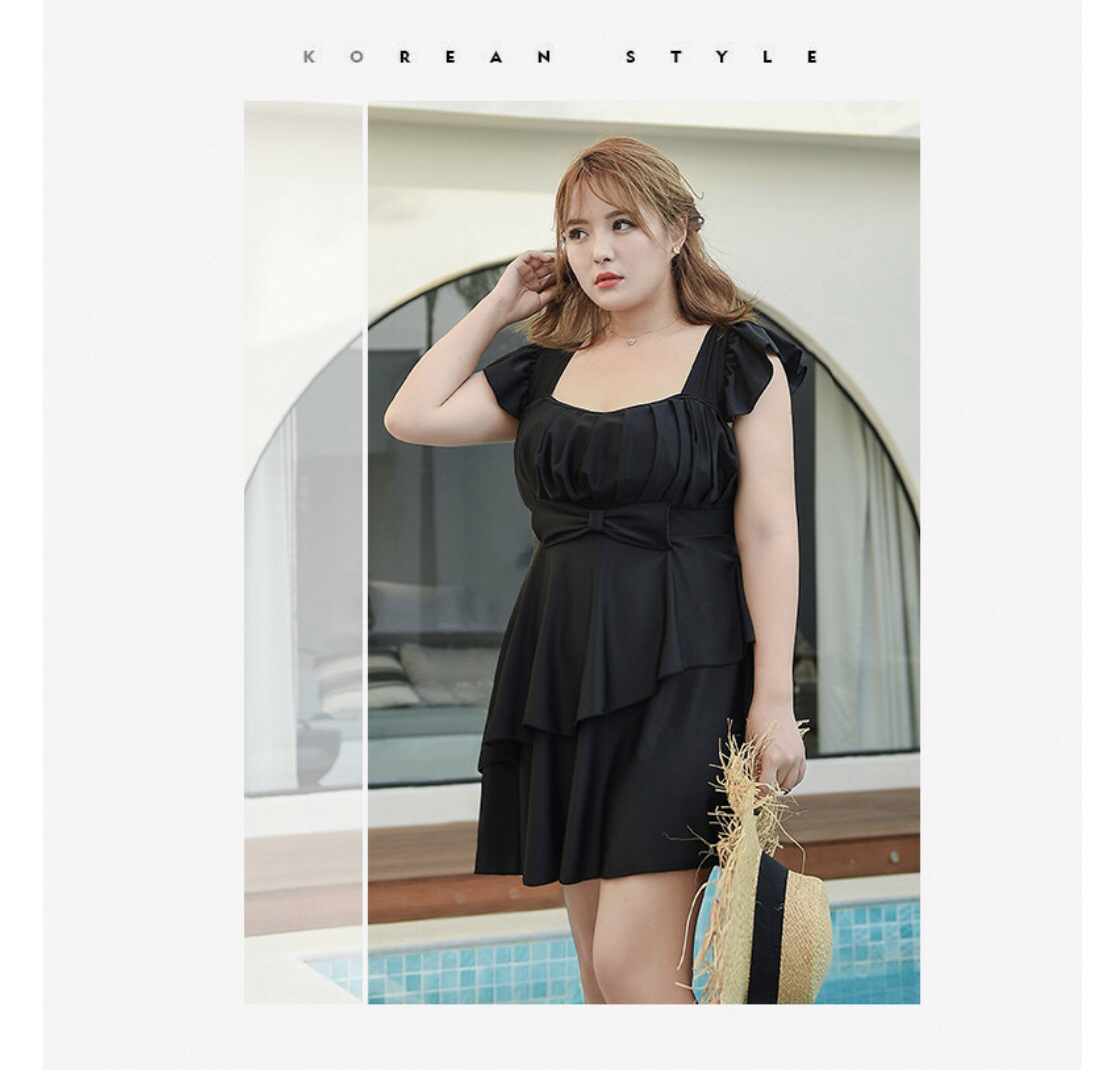 ชุดว่ายน้ำคนอ้วน 9xlพร้อมส่ง :ชุดว่ายน้ำ ชุดเที่ยวทะเลไซส์ใหญ่สีดำแต่งระบาย มีกางเกงขาสั้นด้านใน แบบสวยน่ารักมากๆจ้า :- รอบอก 44 - 54 นิ้ว - เอว 42 - 54 นิ้ว - สะโพก 46 - 60 นิ้ว