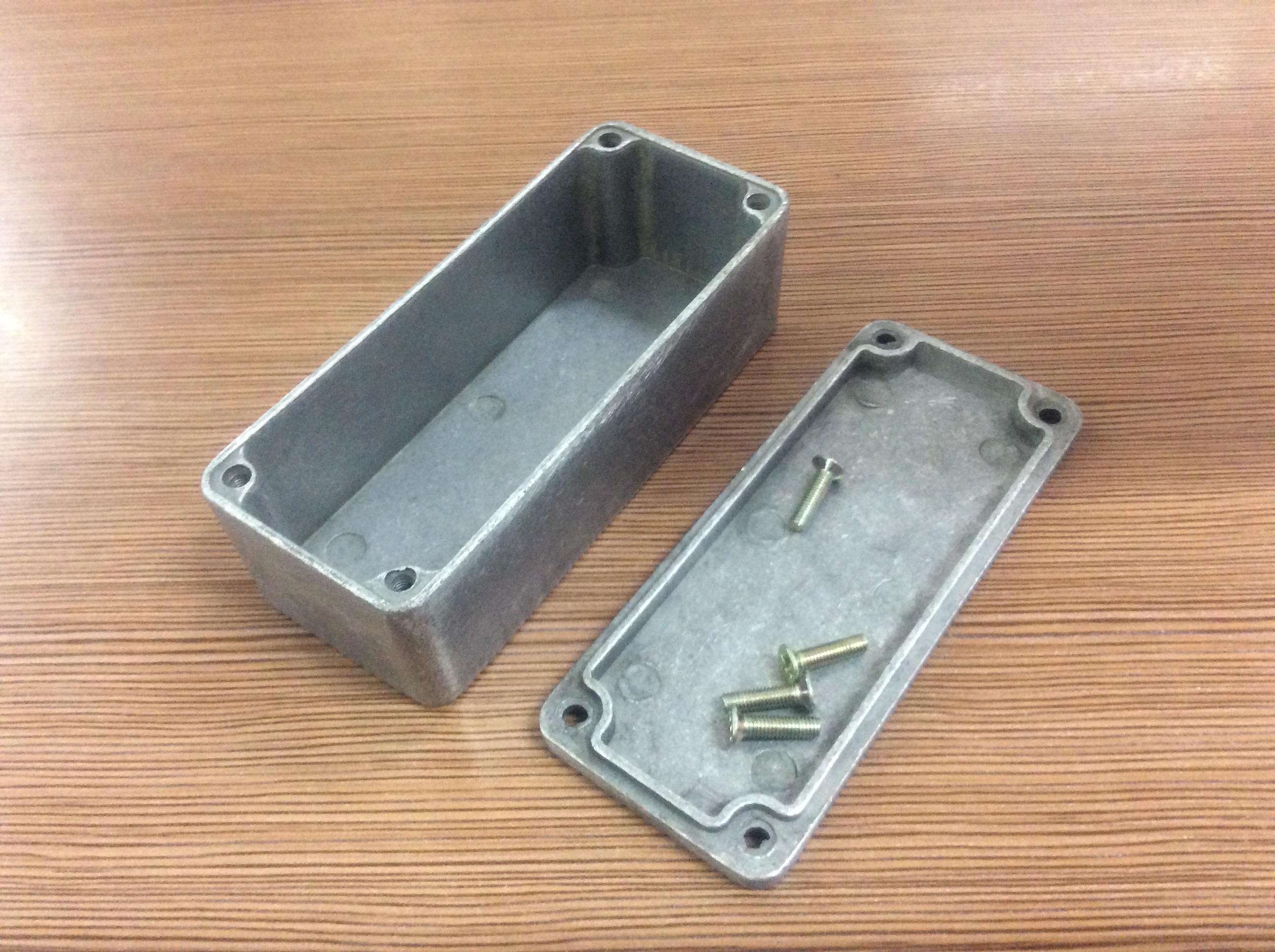 กล่องอลูมิเนียม 9.2x3.7x3.3 cm