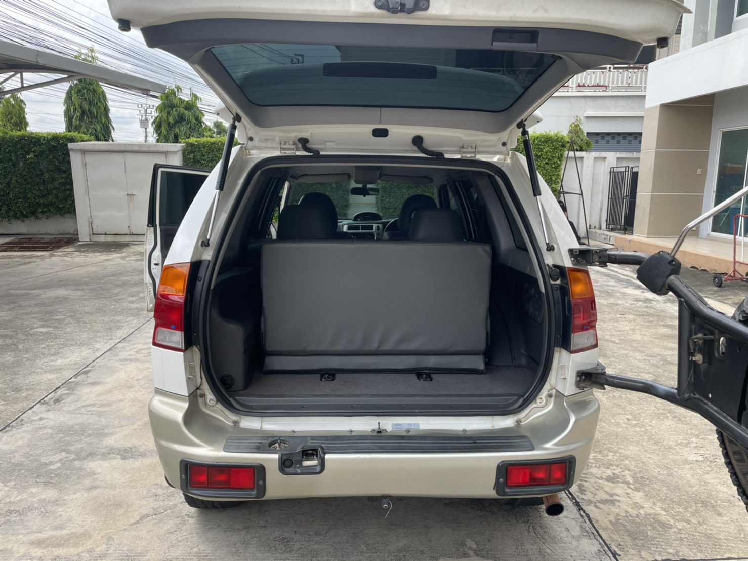 Mitsubishi G-Wagon 2.8GLS 4WD Turbo AT 2004