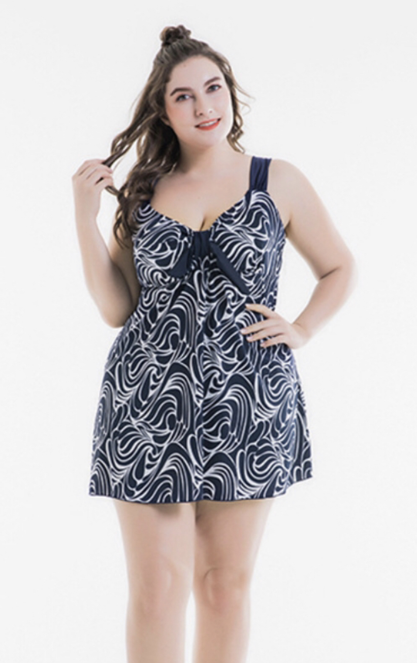 ชุดว่ายน้ำคนอ้วน 11xl พร้อมส่ง:ชุดว่ายน้ำไซส์ใหญ่สีน้ำเงินกรมแต่งลายกราฟฟิกมาพร้อมกางเกงใส่ด้านใน แบบเก๋น่ารักมากๆจ้า:รอบอก54-66นิ้ว เอว42-54นิ้ว สะโพก48-60นิ้ว