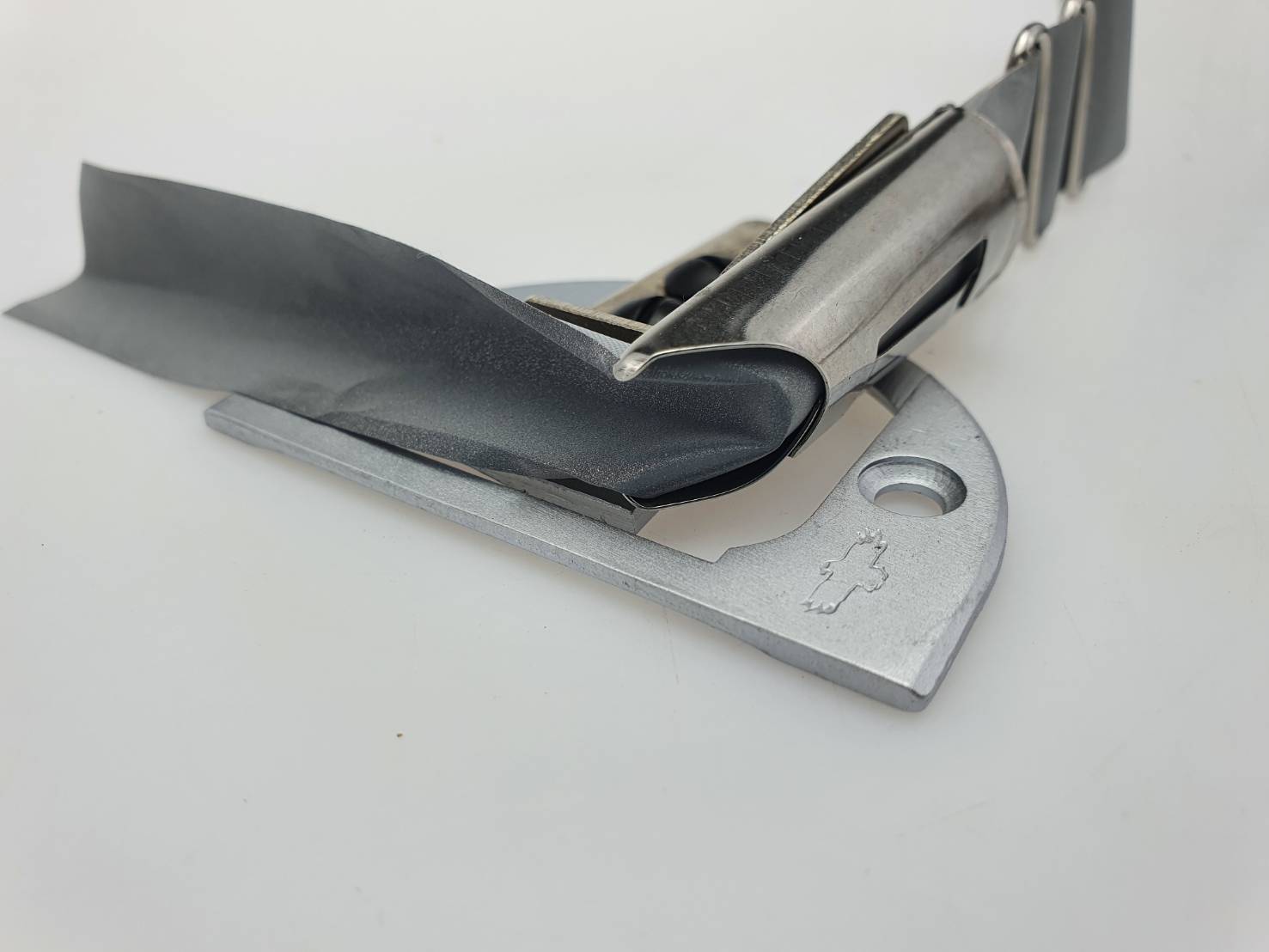 ซองกุ้นพับครึ่งแบบเปลี่ยนฟันจักร สำหรับงานเย็บแบบโค้งแคบๆ มี 3 ขนาด สำหรับจักรอุตสาหกรรมเข็มเดี่ยว