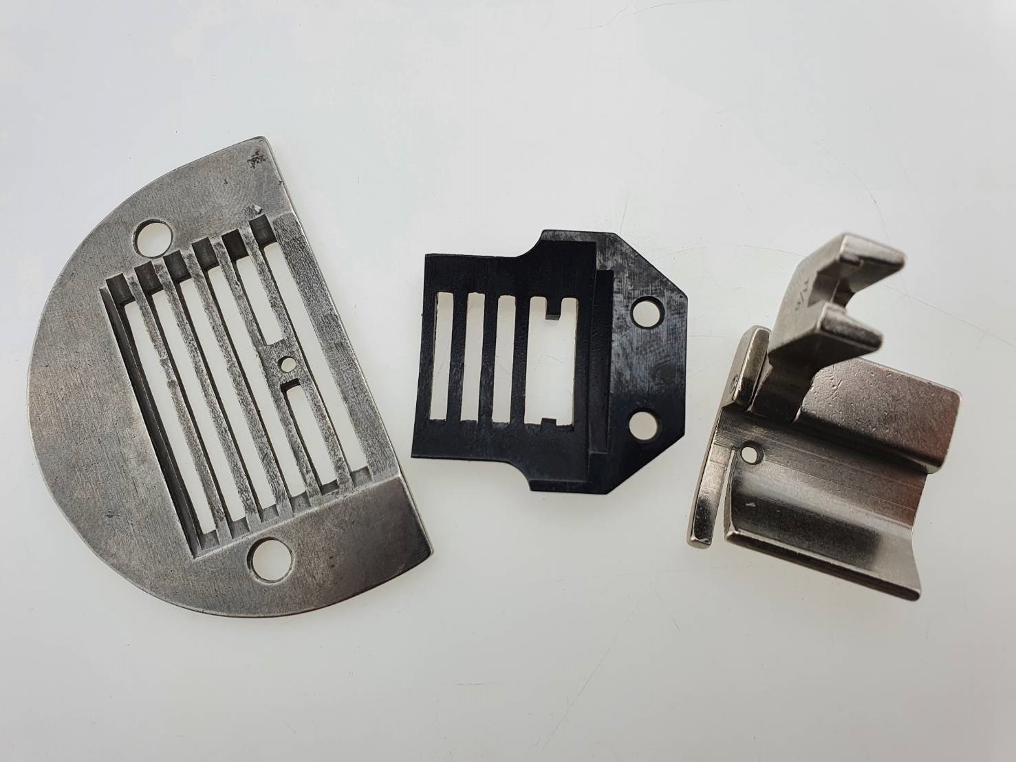 ชุดตีนผีจักรอุตสาหกรรเข็มเดี่ยวสำหรับเย็บผ้ายืด ผ้ากีฬา ผ้าชุดทหารแก้ปัญหาเย็บ แล้วด้ายไม่ติด