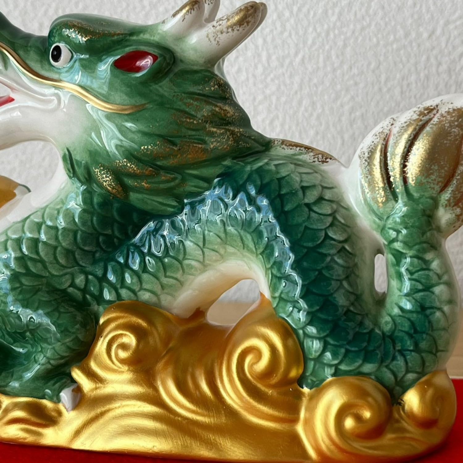 [PRE-ORDER] มังกรเขียว ถือลูกแก้วสีทอง ฐานทอง 14 x 10 cm ของมงคลญี่ปุ่น ฮวงจุ้ยโต๊ะทำงาน เสริมโชคลาภ ปีมังกร นำเข้าจากญี่ปุ่น Dragon Zodiac 2024
