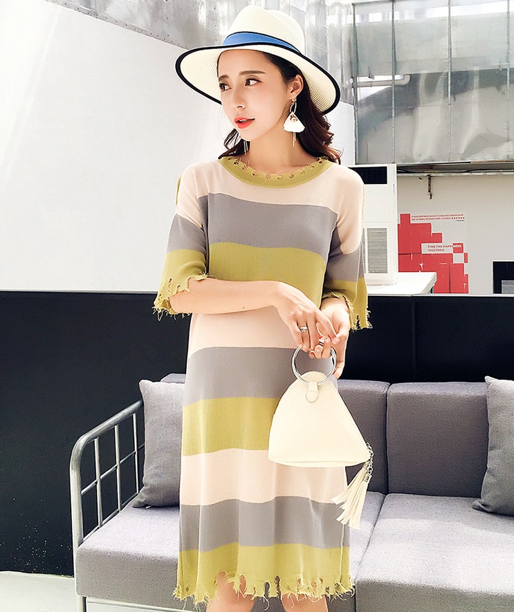 เดรสคนท้องแฟชั่น ผ้ายืดนิ่ม แต่งปลายให้ดูขาด สีสันสดใส ใส่สบาย