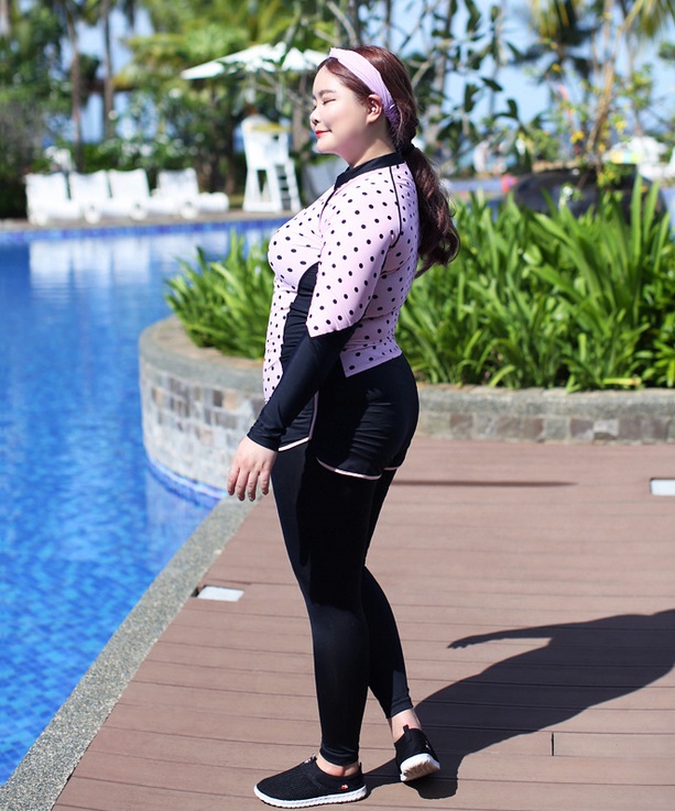 ชุดว่ายน้ำไซส์ใหญ่ แบบสปอร์ต 5XLพร้อมส่ง : ชุดว่ายน้ำคนอ้วนสีดำชมพูแต่งลายจุด set 5 ชิ้นมีบรา บิกินี่ กางเกงขาสั้น กางเกงขายาวและเสื้อคลุมซิปหน้า แบบสวยคุ้มมากๆจ้า:รายละเอียดไซส์คลิกเลยจ้า