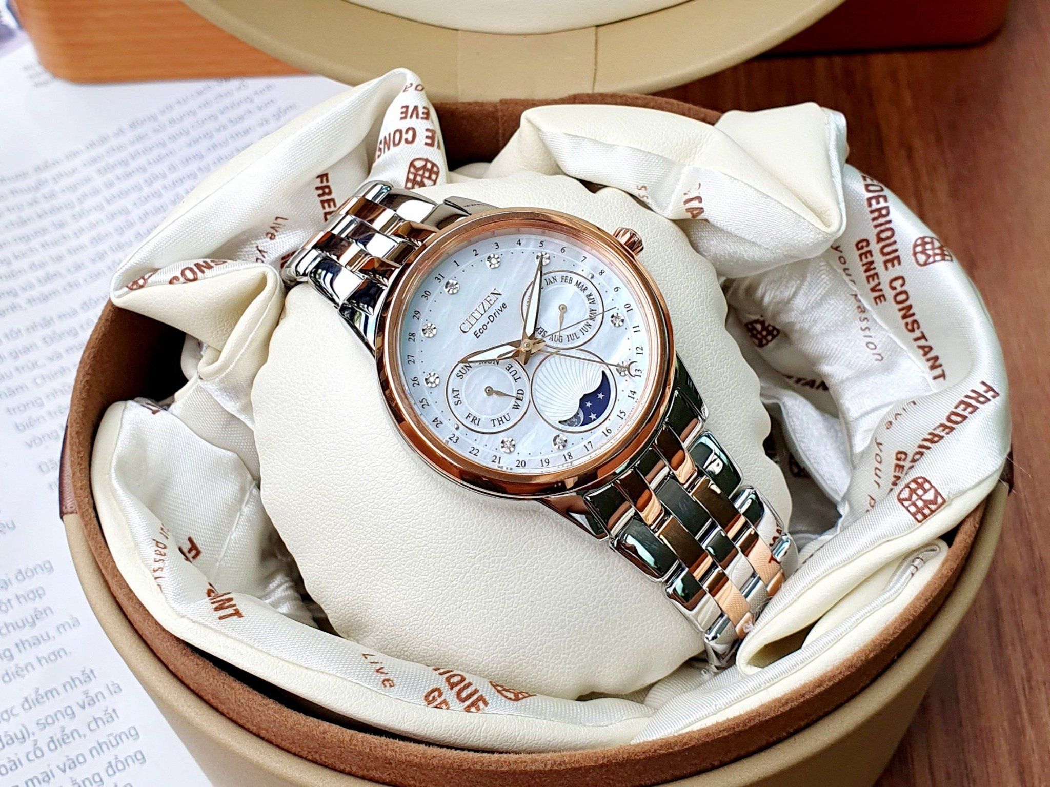 Citizen FD0006-56D นาฬิกาผู้หญิง Eco-Drive Calendrier Moon Phase Women's Watch