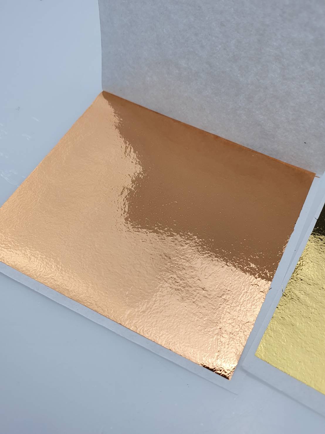 เปลวสี ทองวิทยาศาสตร์ ทองเปลว ทองติดพระทองปิดพระ ทองเค ทองวิทยาศาสตร์ ทองคำเปลว ทองเค ทองไต้หวัน ขนาด 9x9 เซนติเมตร