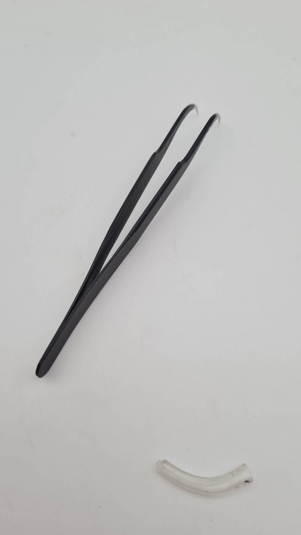 Tweezer แหนบเอนกประสงค์สำหรับใส่ด้ายสำหรับจักรโพ้ง อุตสาหกรรม ปากแหนบคม จับเส้นด้ายได้ แน่น เหมาะสำหรับ ช่าง เย็บผ้า