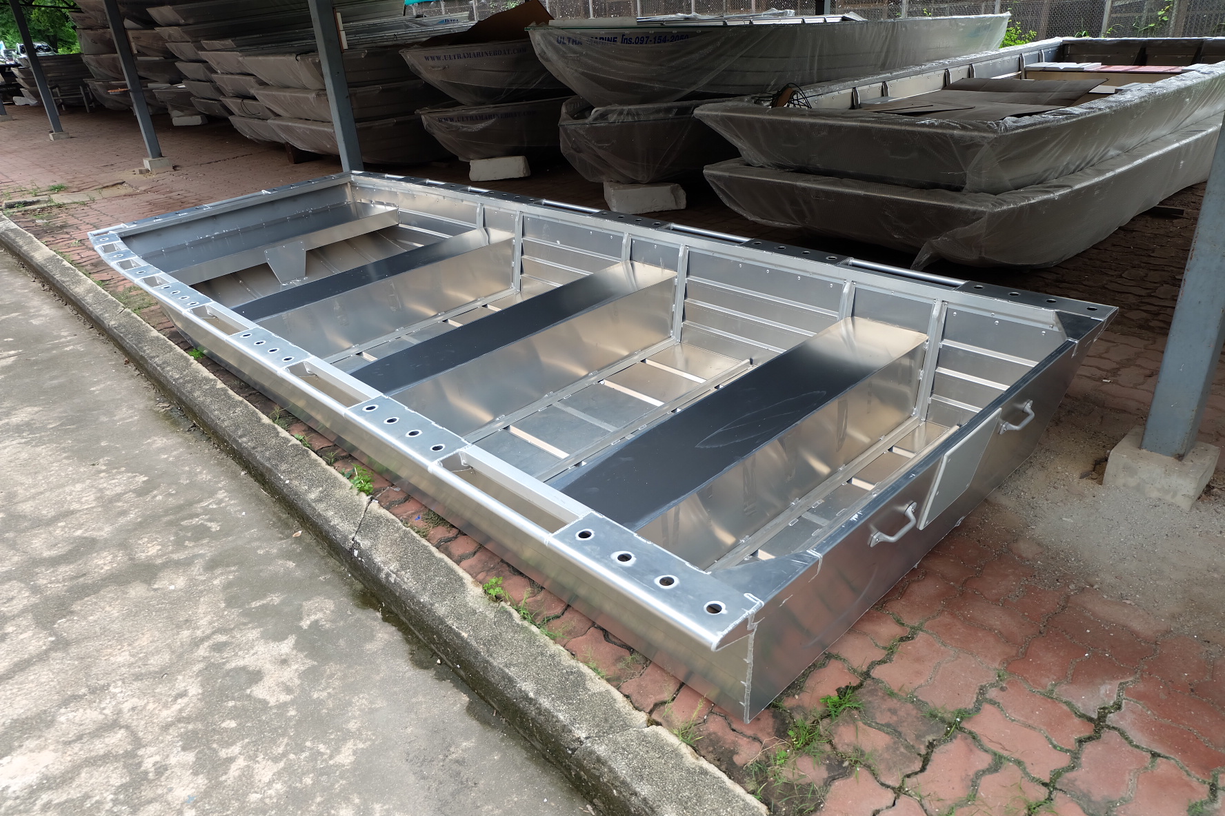 เรือท้องแบนรุ่น AP-AW16 ( ขอบแบน )