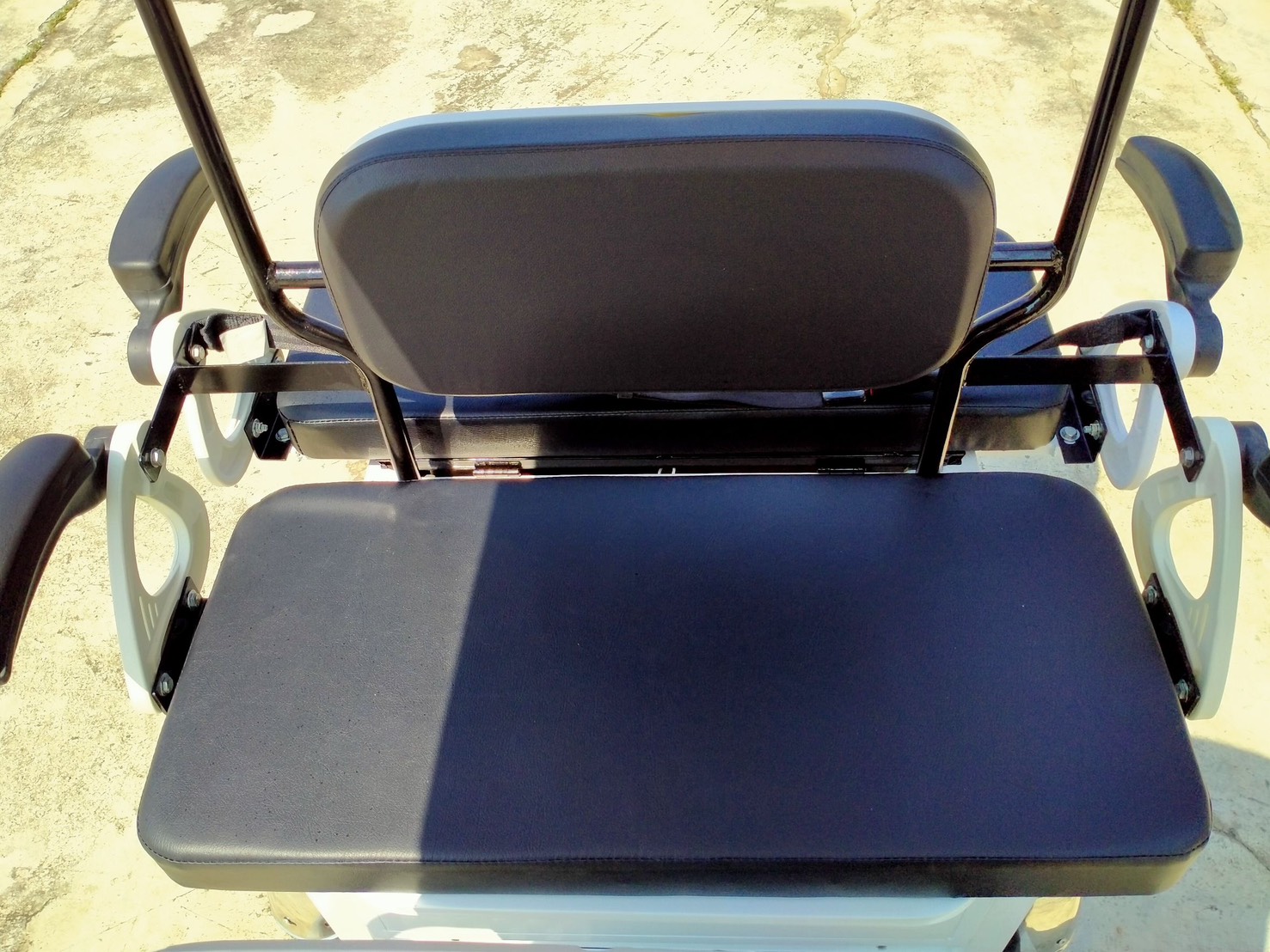 รถไฟฟ้า 4 ล้อ 6 ที่นั่ง (คนไซส์ใหญ่) รุ่น M-01ฺB BIG PLUS ยี่ห้อ CLP CAR ขับแฮนด์บิด