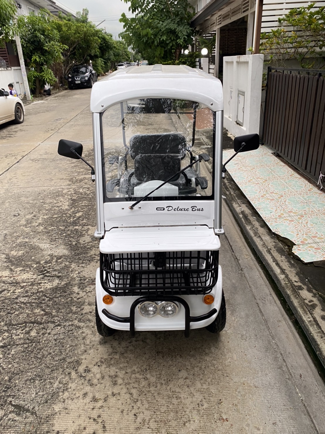 รถไฟฟ้า 4 ล้อ 3 ที่นั่ง รุ่น M-03 ยี่ห้อ CLP CAR ขับแฮนด์บิด ขาว