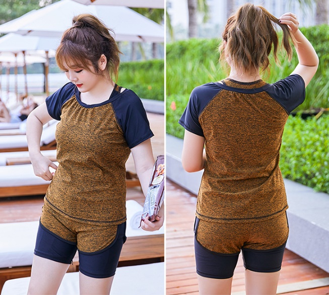 ชุดว่ายน้ำคนอ้วน 5xlพร้อมส่ง :ชุดว่ายน้ำไซส์ใหญ่สีทองดำ set 3ชิ้น มีบรา กางเกงขาสั้น และเสื้อคลุมแบบเก๋น่ารักมากๆจ้า:บรารอบอก40-48นิ้ว เอว32-42นิ้ว สะโพก42-54นิ้ว เสื้อคลุมรอบอก40-50นิ้ว