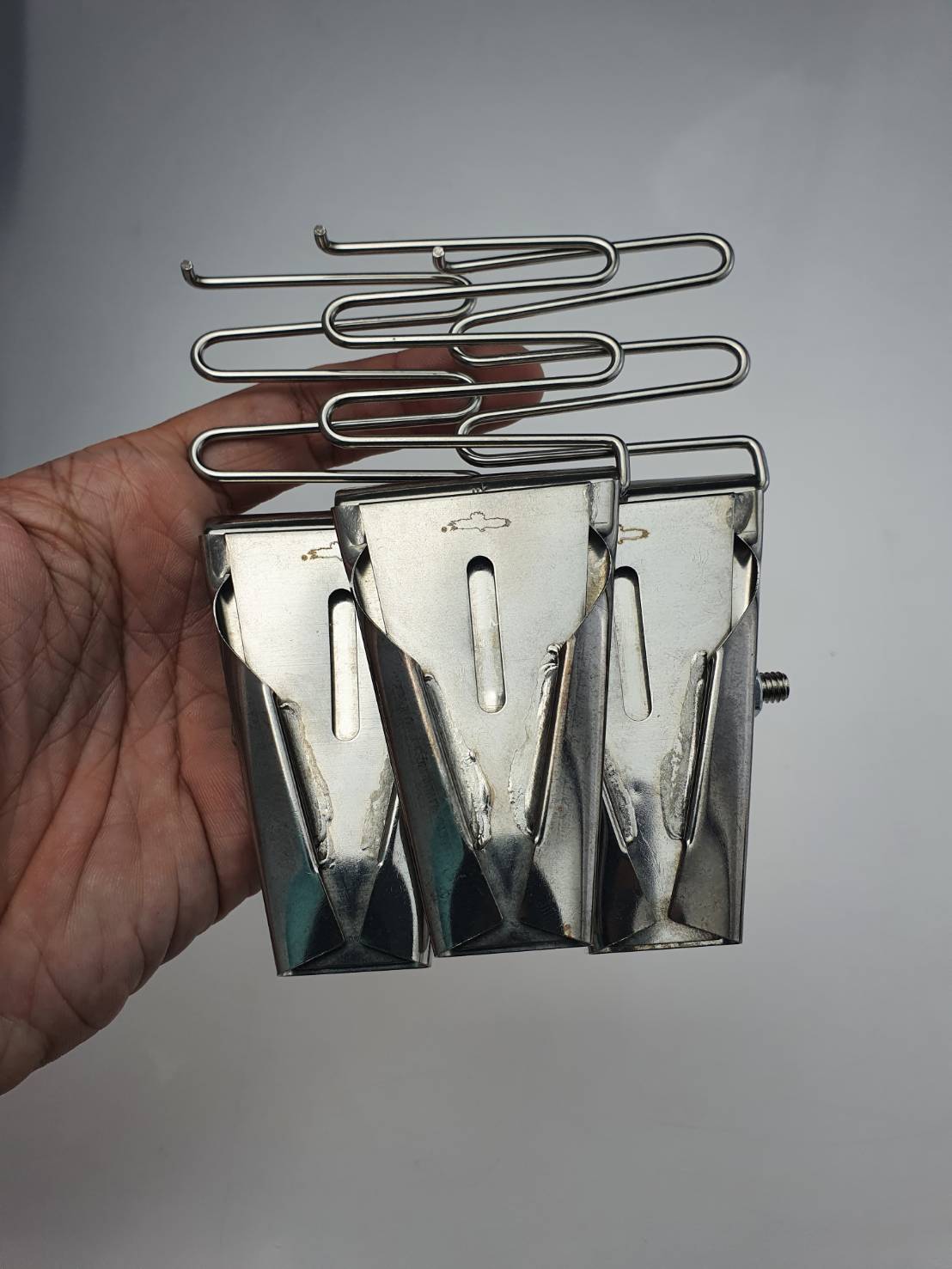 ซองกุ้นแถบผ้า ซองเย็บแถบ ซองกุ๊นแถบ สำหรับจักรดึงยาง จำนวน 3 แถบสามารถปรับความห่างของแถบได้ ใช้งานกับจักรหลายเข็ม