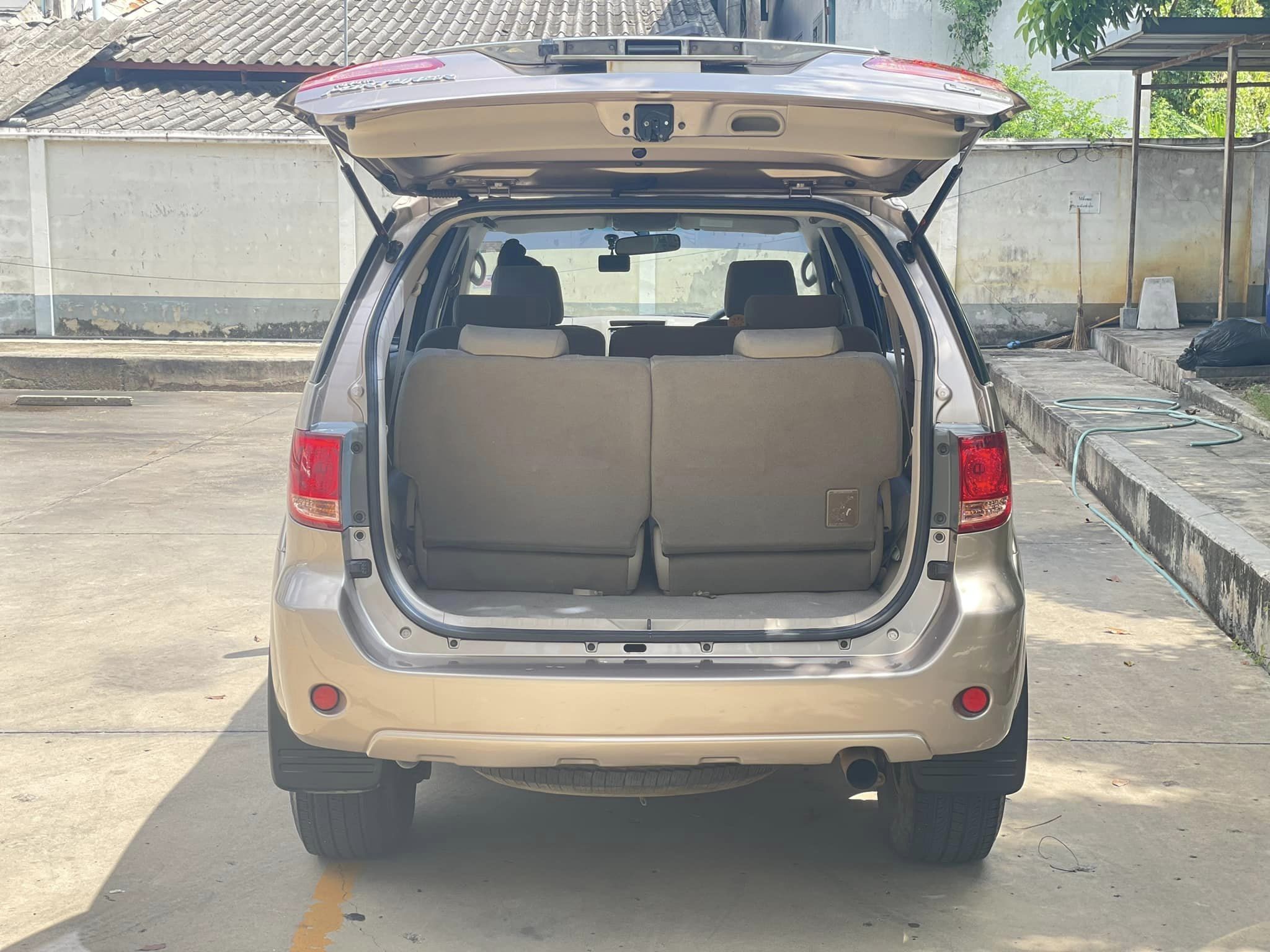 Toyota Fortuner 3.0G 4WD MT 2008