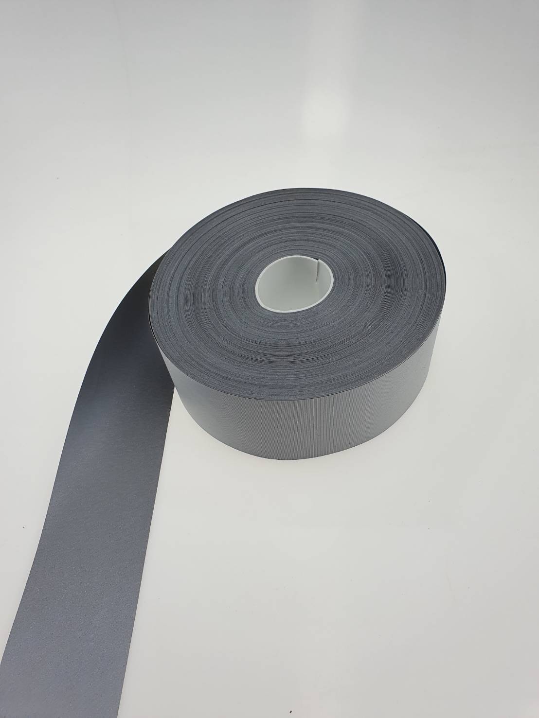 แถบผ้าสะท้อนแสง สีบรอนซ์เงิน สำหรับเย็บติดชุดยูนิฟอร์ม ชุดหมี ชุดทำงาน ชุดเซฟตี้ ชุดกีฬา เสื้อกั๊ก