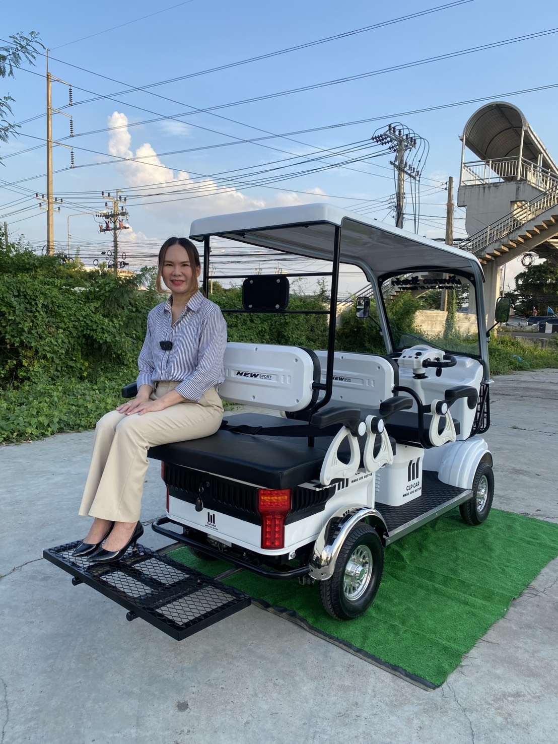 รถไฟฟ้า 4 ล้อ 6 ที่นั่ง (คนไซส์ใหญ่) รุ่น M-01ฺB BIG PLUS ยี่ห้อ CLP CAR ขับแฮนด์บิด