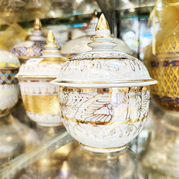ของชำร่วยงานศพ, ของที่ระลึกงานศพ, ของที่ระลึกแจกงานศพ, โกศใส่อัฐิ, โกศใส่กระดูก, โถใส่กระดูก, โถเก็บอัฐ, โถใส่อัฐิ, โกศเบญจรงค์, 