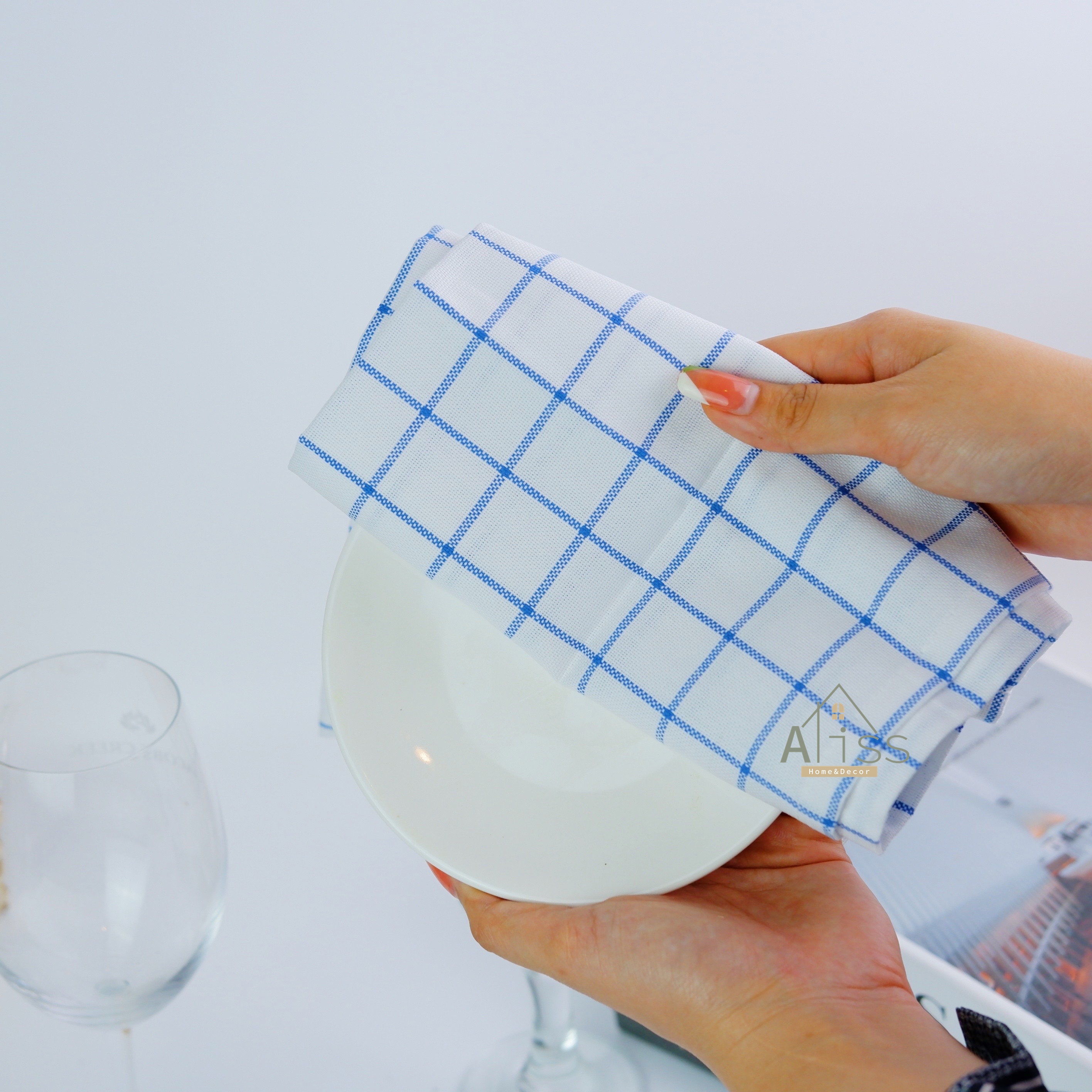 ผ้าเช็ดจาน (มีหูแขวน) ผืนเล็ก 15x20 นิ้ว ลายตาราง ผ้าเช็ดแก้ว เช็ดครัว ผ้าเช็ดโต๊ะ ผ้าเช็ดมือ ผ้าอเนกประสงค์ ผ้าเช็ดทำความสะอาด