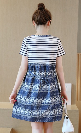 ชุดคลุมท้องเปิดให้นมแฟชั่นเกาหลี ช่วงบนเป็นลายขวาง ช่วงล่างเป็นลายดาว มีเชือกผูกปรับขนาดครรภ์ M,L,XL,XXL