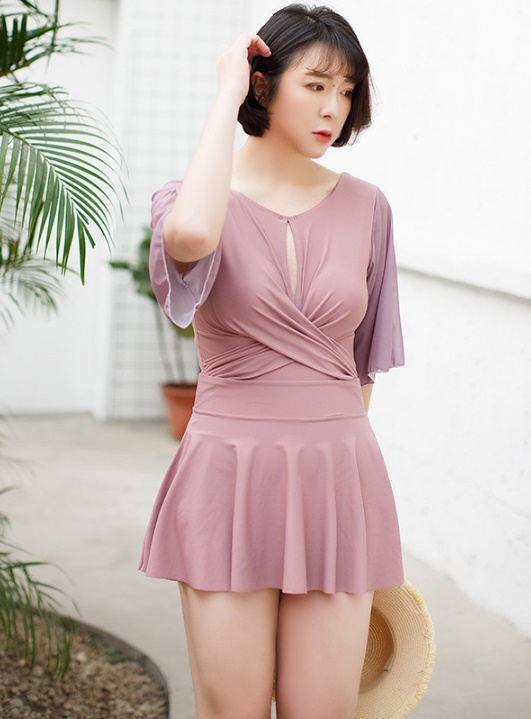 ชุดว่ายน้ำคนอ้วน พร้อมส่ง :ชุดว่ายน้ำไซส์ใหญ่สีชมพูกะปิ set 2 ชิ้น.มีชุดเสื้อวันพีชและกระโปรง แบบเก๋ น่ารักมากๆจ้า:รอบอก40-50นิ้ว เอว36-46นิ้ว สะโพก38-50นิ้ว กระโปรง เอว34-46นิ้ว