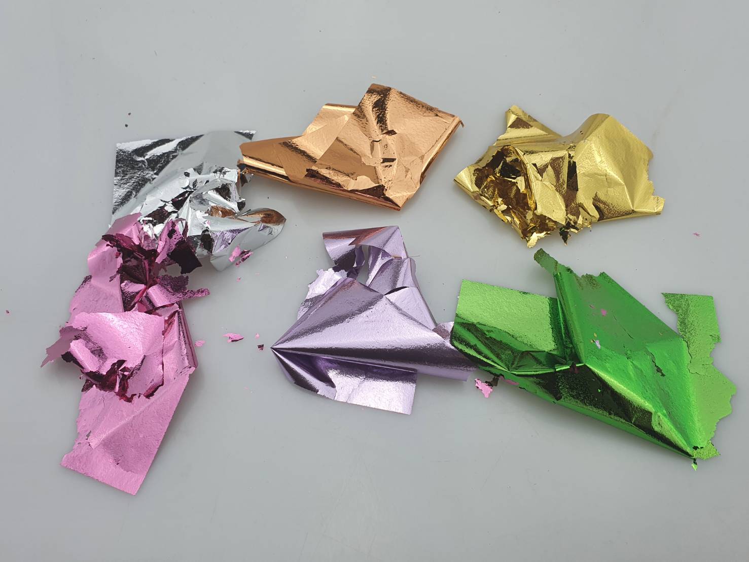 เปลวสี ทองวิทยาศาสตร์ ทองเปลว ทองติดพระทองปิดพระ ทองเค ทองวิทยาศาสตร์ ทองคำเปลว ทองเค ทองไต้หวัน ขนาด 9x9 เซนติเมตร