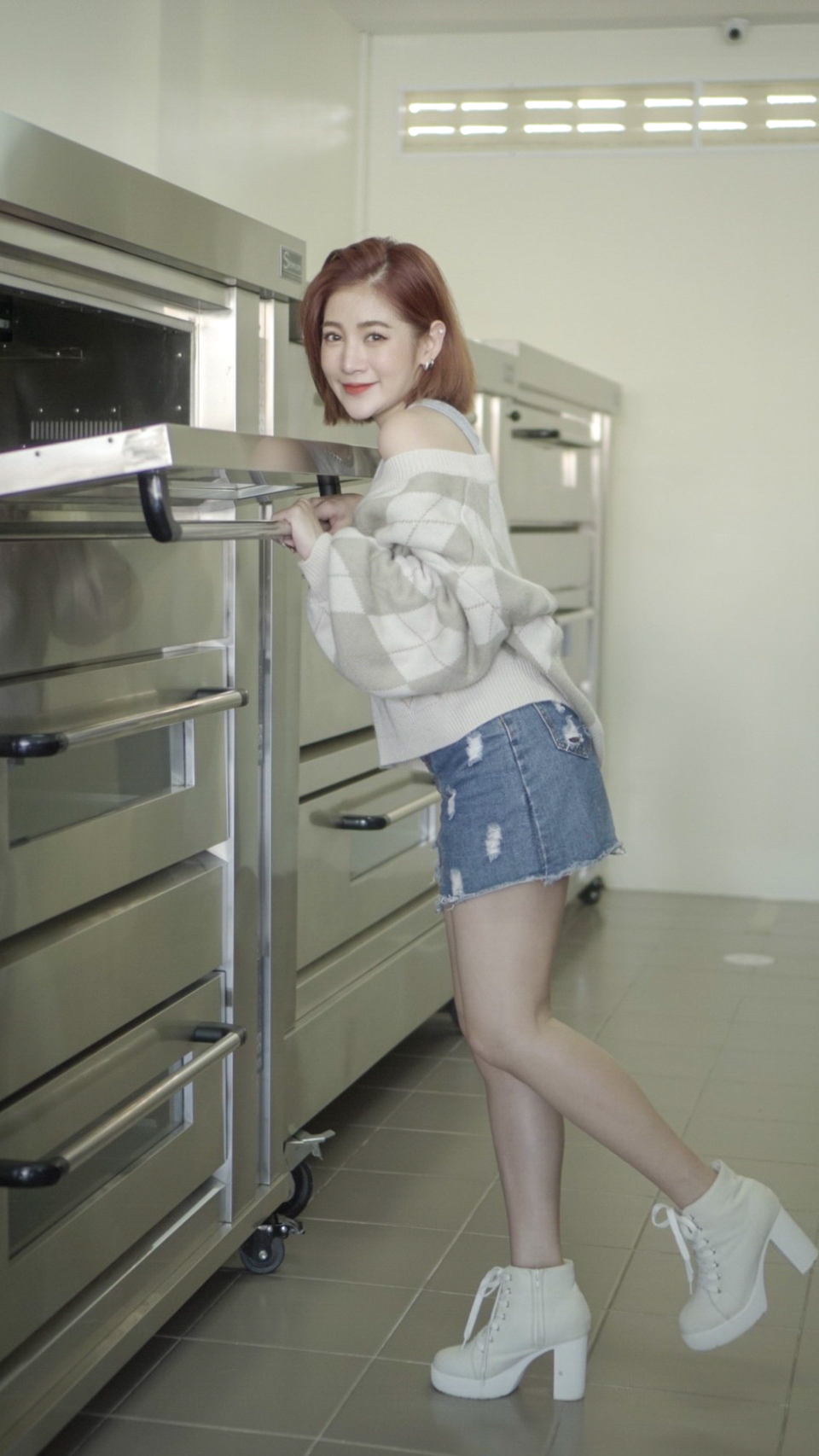 เตาอบแก๊สคุมไฟฟ้า 3 ชั้น 6 ถาด ดิจิตอล (สตรีมไอน้ำ)