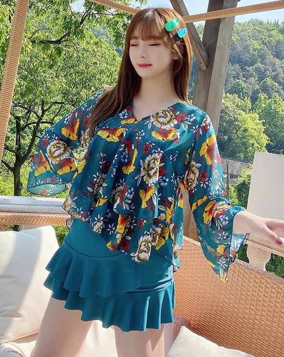 ชุดว่ายน้ำไซส์ใหญ่ 5xl พร้อมส่ง :ชุดว่ายน้ำคนอ้วนเที่ยวทะเลสีเขียวแต่งระบายและลายดอกไม้ set 3 ชิ้นมีบรา กระโปรงติดกางเกงขาสั้นและเสื้อคลุมแบบสวย น่ารักมากๆจ้า:บรารอบอก40-48นิ้ว เอว30-40นิ้ว สะโพก36-46นิ้ว เสื้อคลุมรอบอกกว้าง48นิ้ว