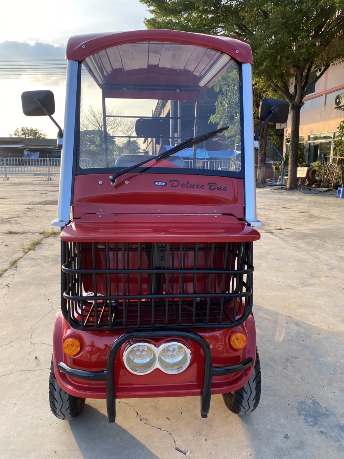 รถไฟฟ้า 4 ล้อ 4-5 ที่นั่ง รุ่น M-01T ยี่ห้อ CLP CAR สีแดง ขับแฮนด์บิด