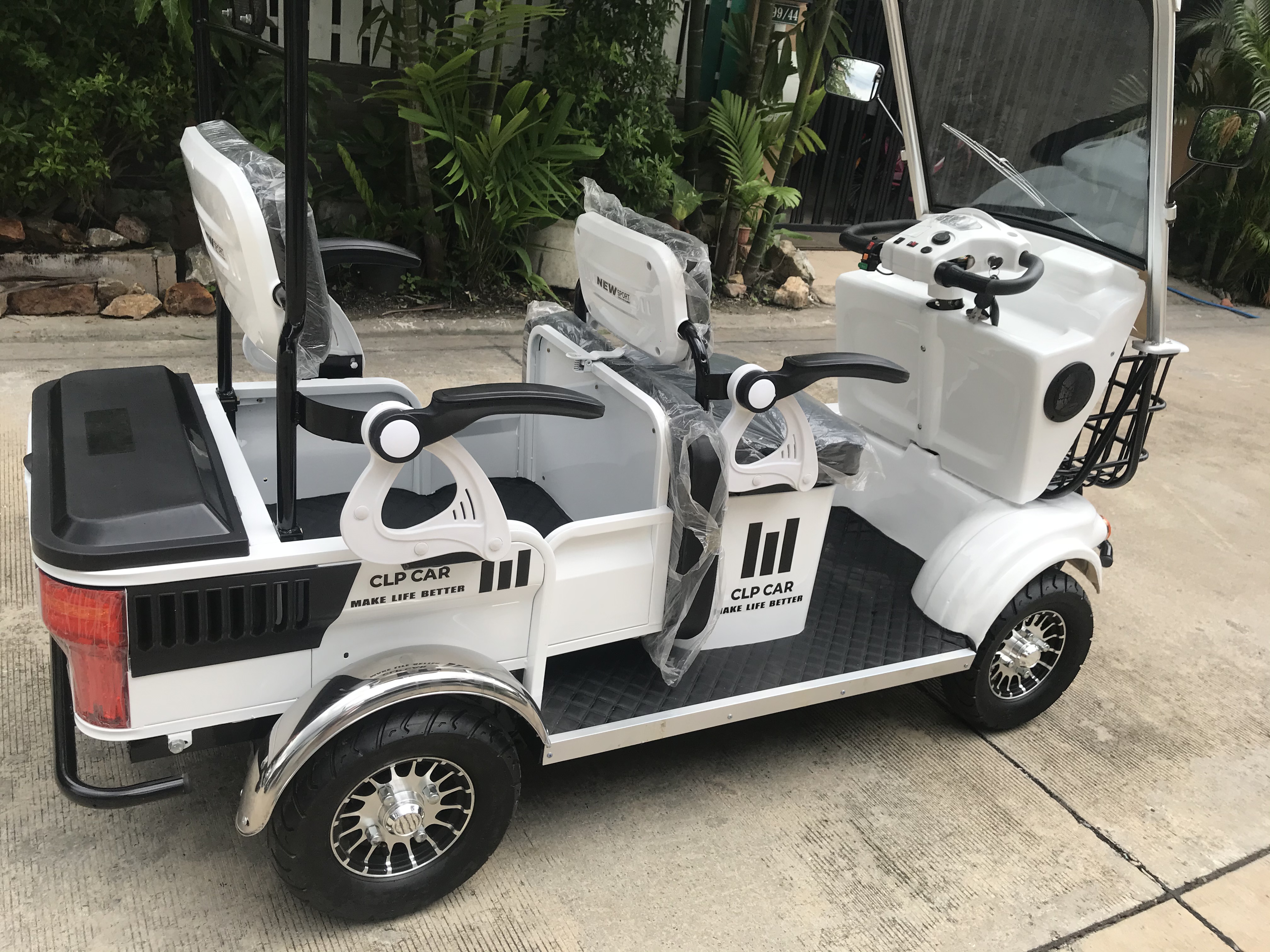 รถไฟฟ้า 4 ล้อ 3 ที่นั่ง รุ่น M-01 ยี่ห้อ CLP CAR สีขาว ขับแฮนด์บิด