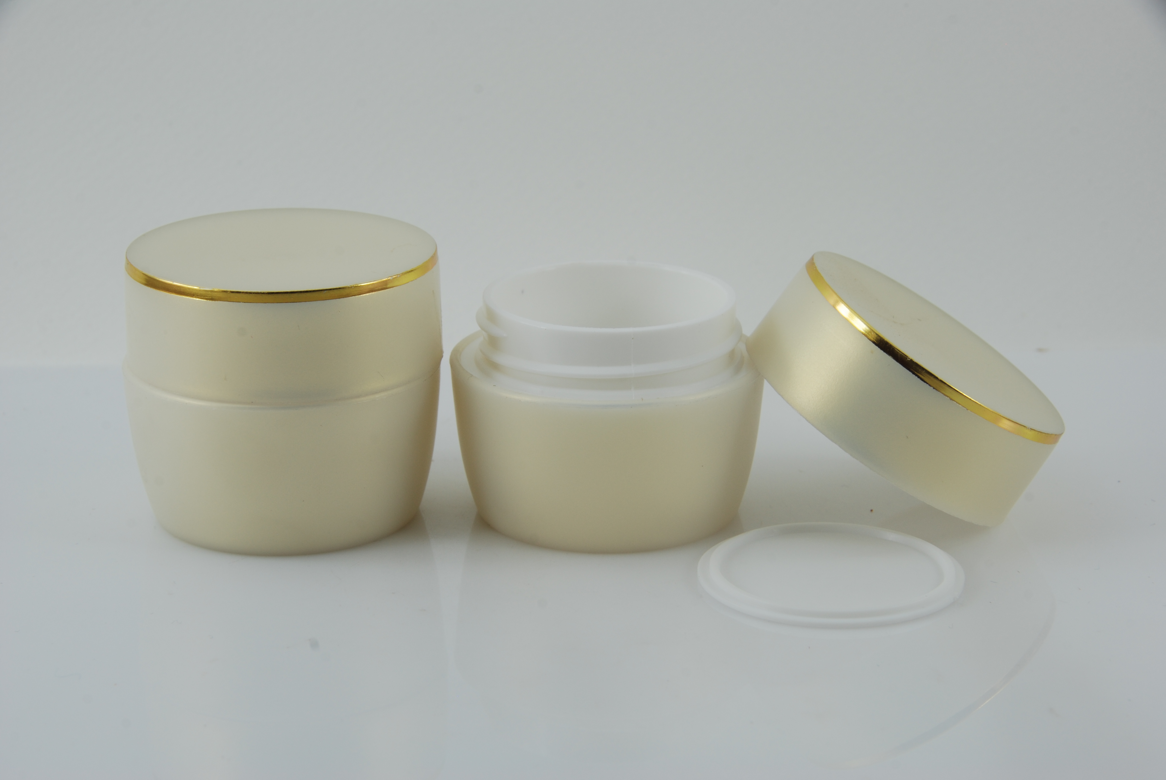 กระปุกครีม (R278) 30 กรัม สี ครีม แพคละ 4 ใบ