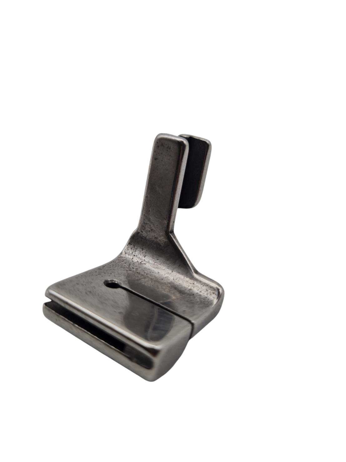 ตีนผีเย็บย่น ตีนผีรูด สำหรับจักรเย็บผ้าอุตสาหกรรมเข็มเดี่ยวมีหลายชนิดให้เลือก สำหรับช่างเย็บผ้าและโรงงานอุตสาหกรรม