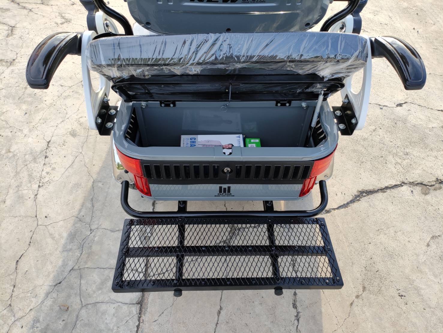 รถไฟฟ้า 4 ล้อ รุ่น M-01T 4-5 ที่นั่ง สีเทา