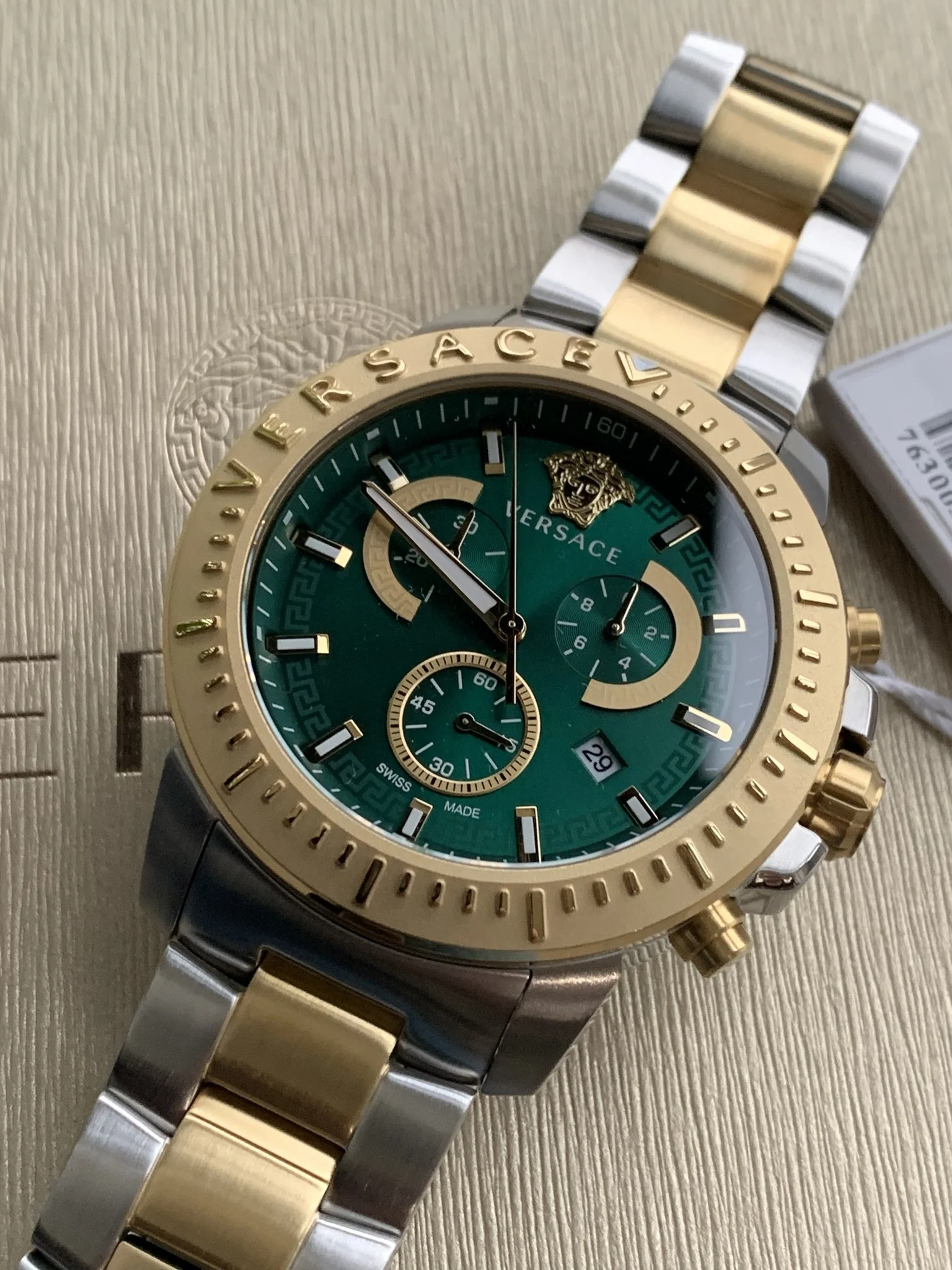 Versace VE2E00421 นาฬิกาผู้ชาย Chronograph Quartz Men's Watch