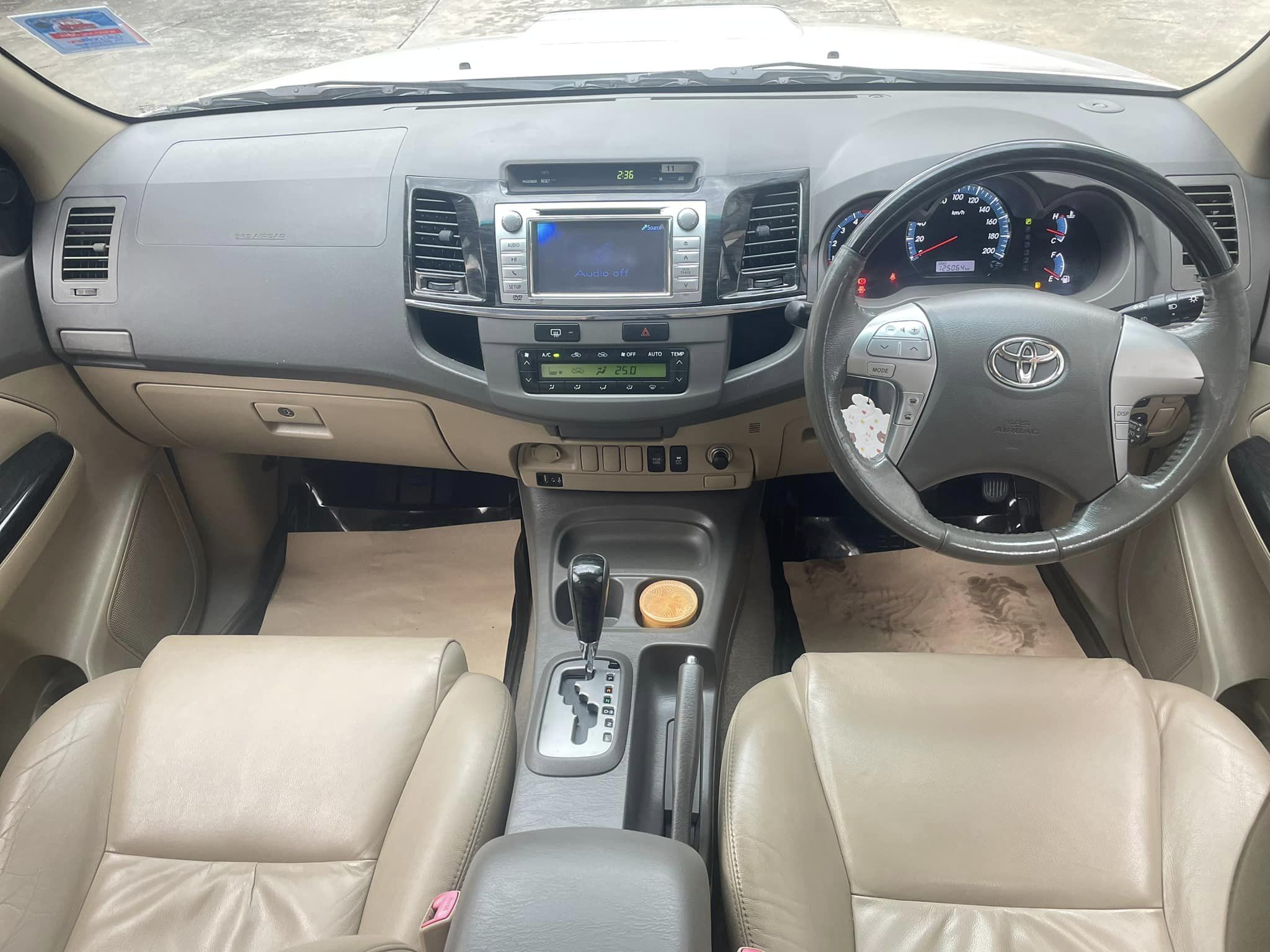 Toyota Fortuner Champ 3.0V VN Turbo เกียร์ออโต้ ปี2012 2012