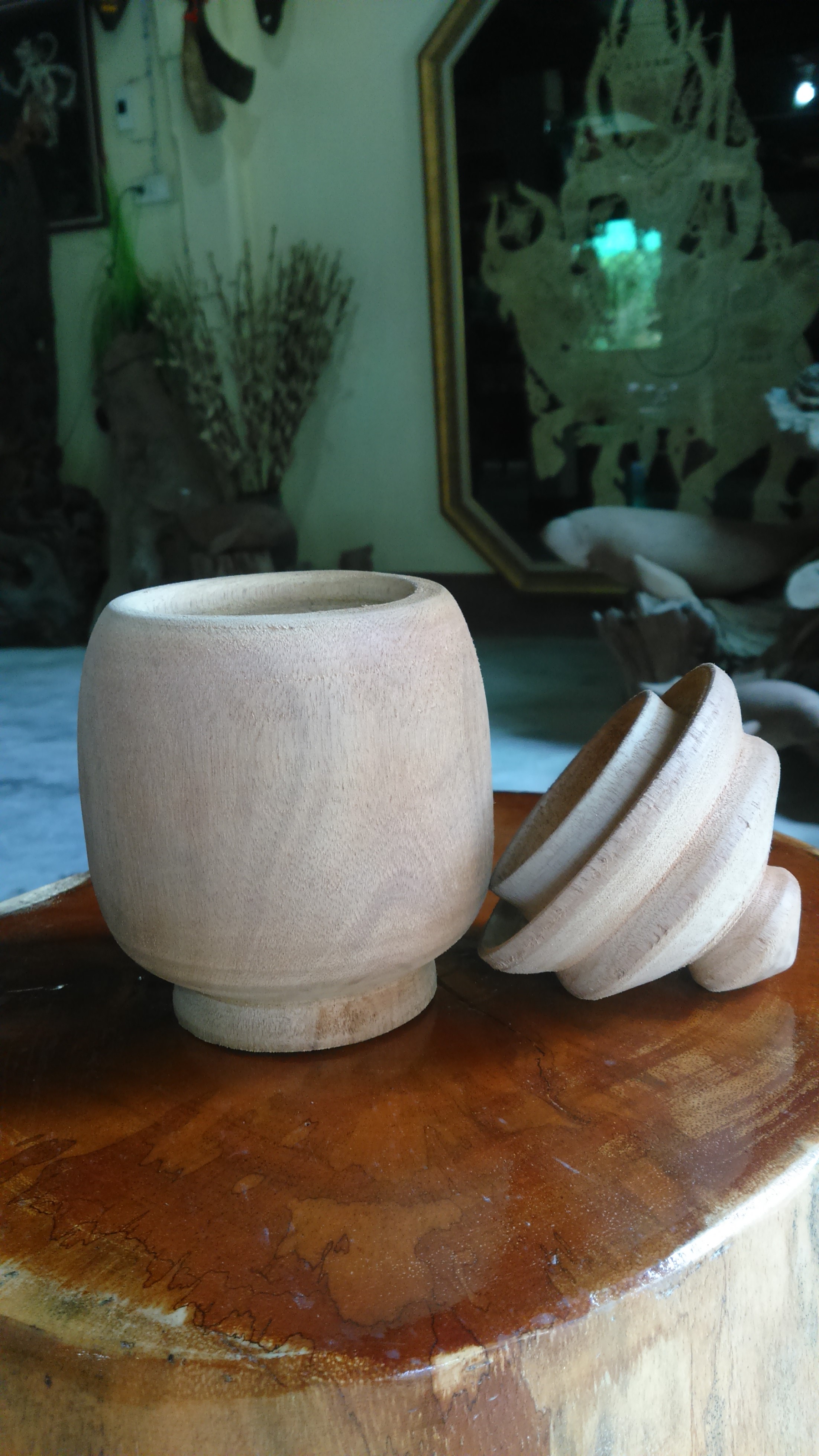 ถ้วย ทรงเบญจรงค์ ไม้เทพทาโร