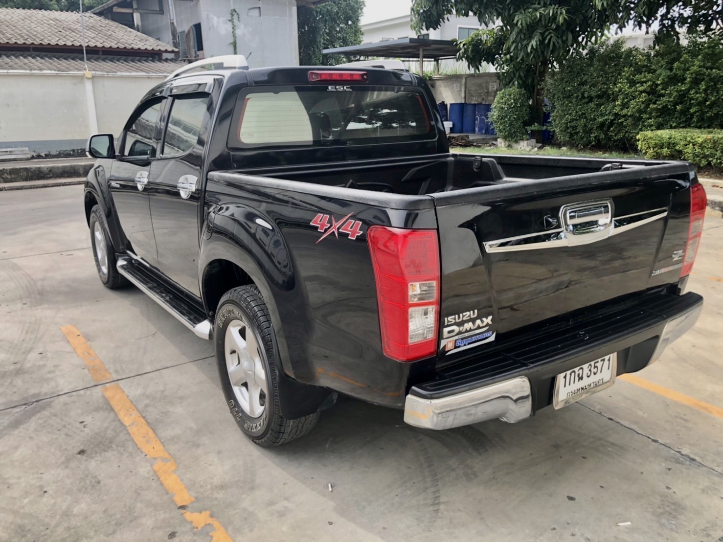 Isuzu Dmax Vcross 3.0Z Pretige Vgs Turbo Cab4 MT 2012