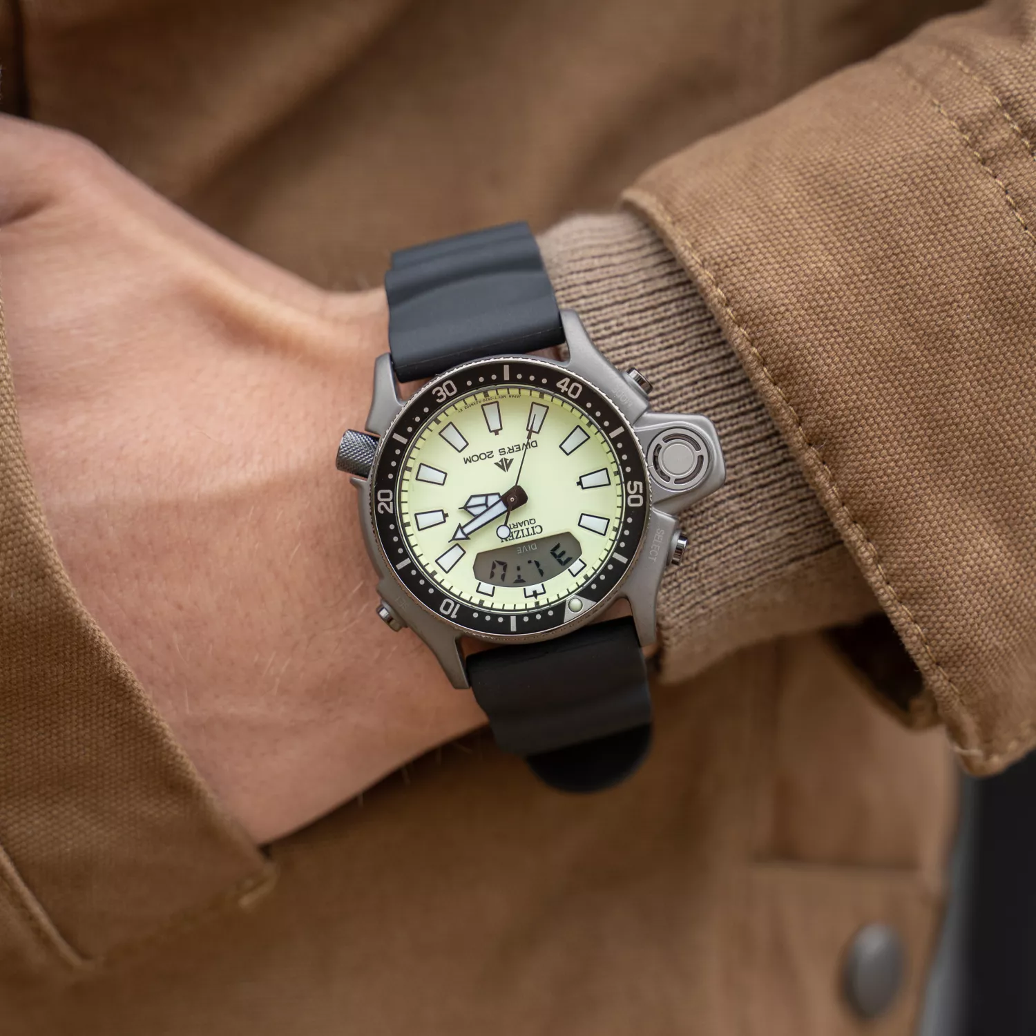 Citizen JP2007-17W นาฬิกาผู้ชาย Promaster Aqualand Diver Men's Watch