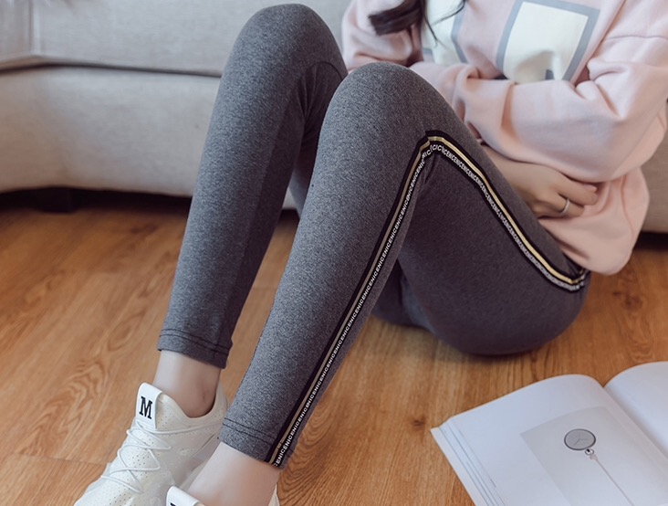 เลคกิ้งคนท้องขายาว ผ้านิ่ม มีแถบด้านข้างสวย ใส่สบาย มีสายปรับขนาดครรภ์ มี3 สี M,L,XL