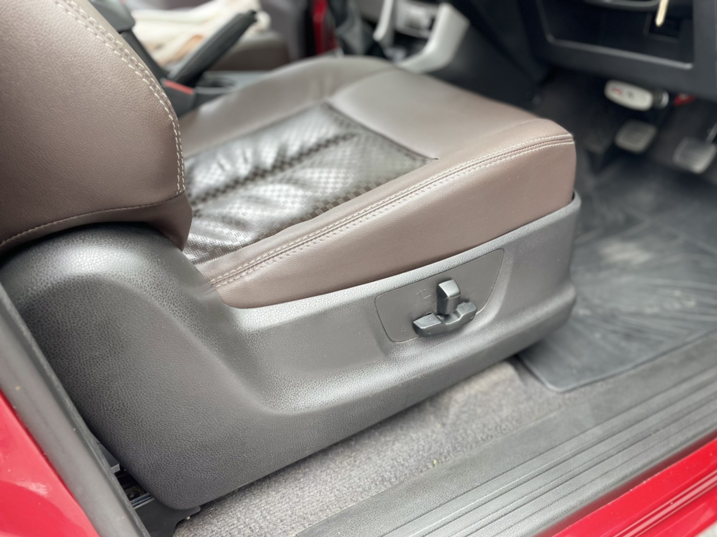 Isuzu D-max Hilander 3.0Z Prestige DDI VGS Turbo MT 2013