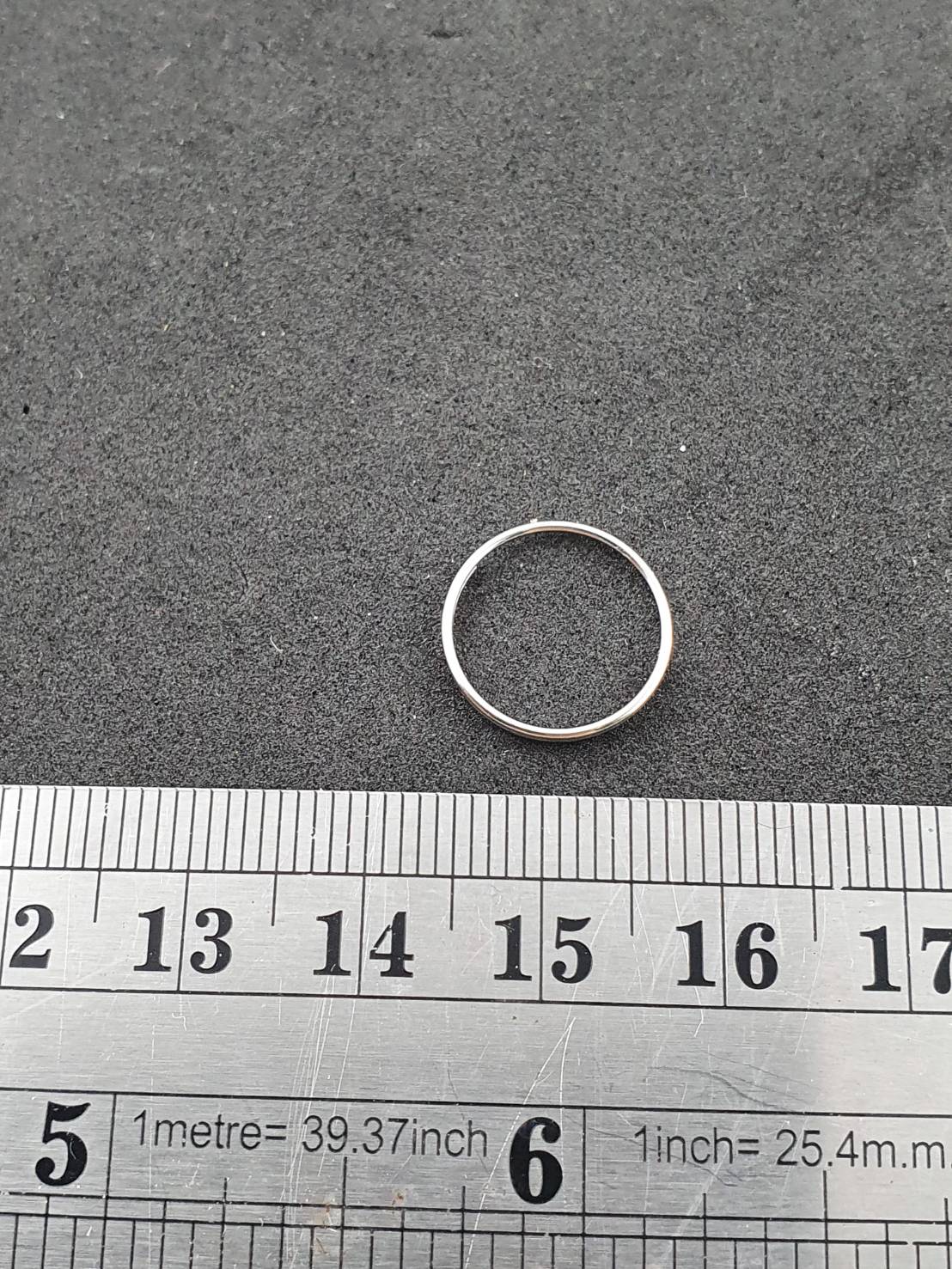 คริสตัลห้อย คริสตัลแปดเหลี่ยมสำหรับประดับสถานที่มีหลายแบบสามารถร้อยเป็นเส้นด้วยห่วงลวด