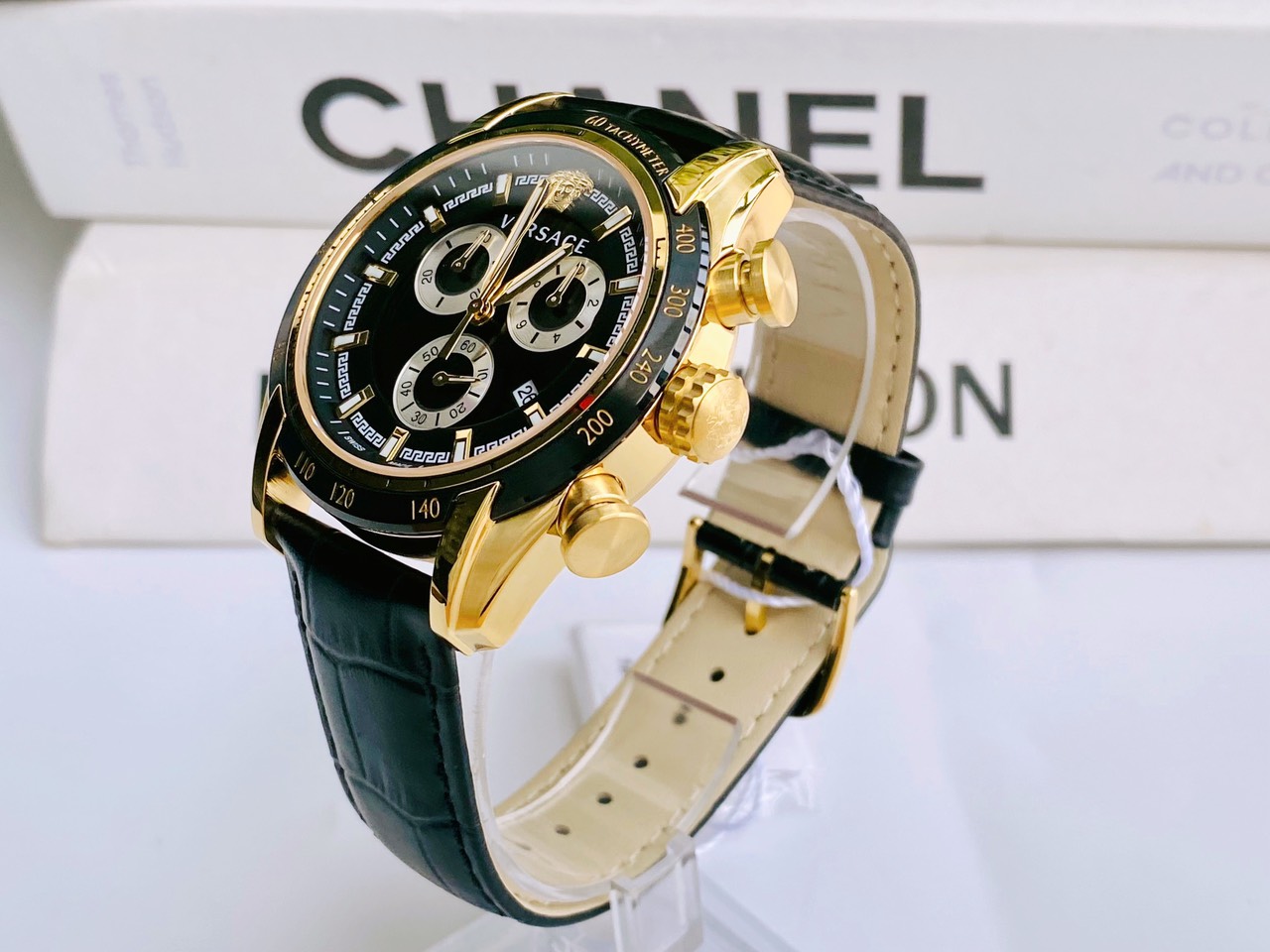 Versace VE2I00921 นาฬิกาผู้ชาย V-Ray Chronograph Quartz Men's Watch